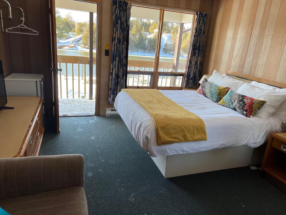 Kit Wat Motel & Marina ソーブル・ビーチ エクステリア 写真