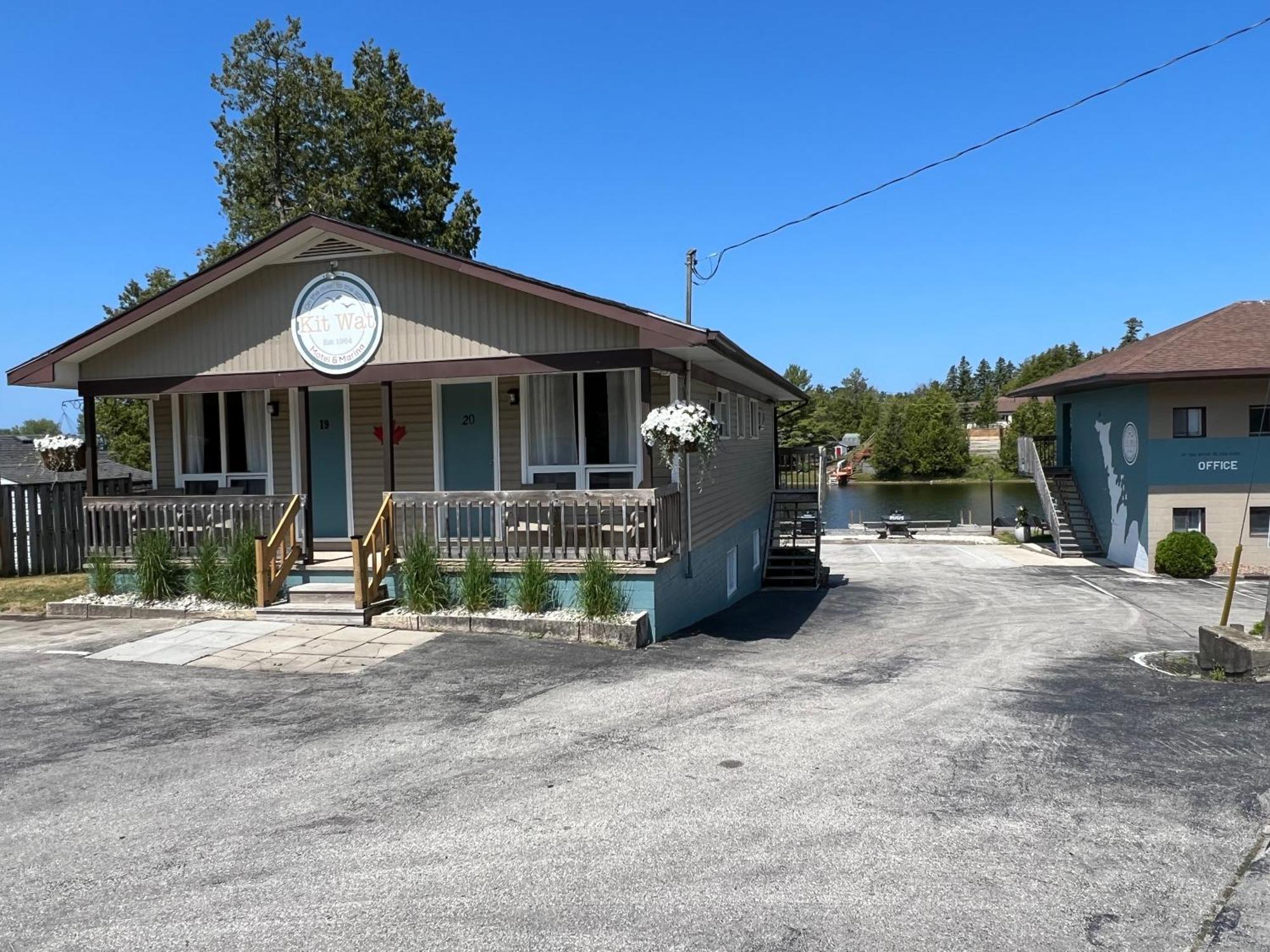 Kit Wat Motel & Marina ソーブル・ビーチ エクステリア 写真