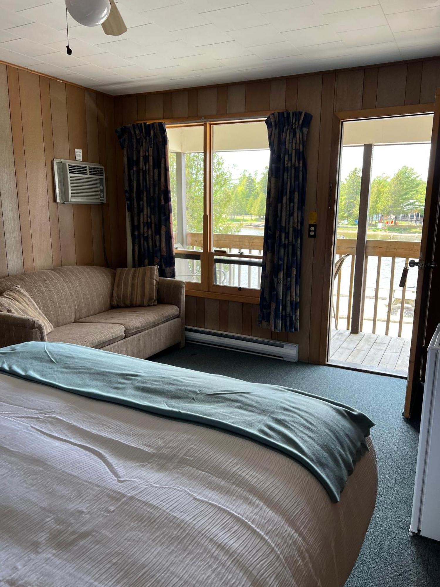 Kit Wat Motel & Marina ソーブル・ビーチ エクステリア 写真