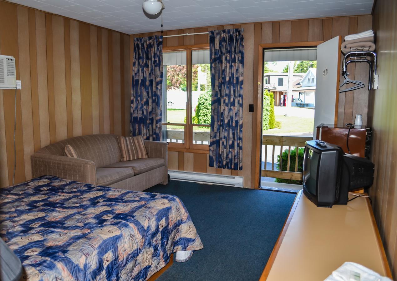 Kit Wat Motel & Marina ソーブル・ビーチ エクステリア 写真