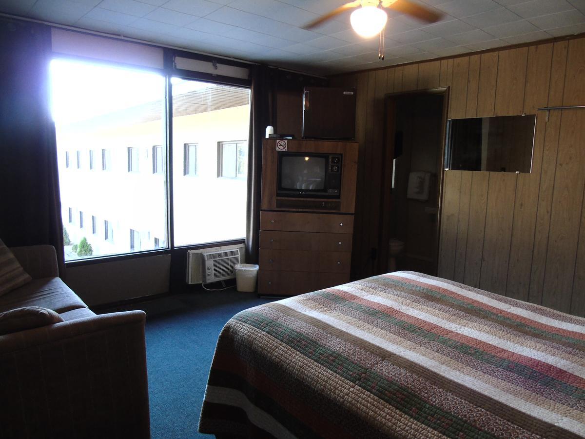 Kit Wat Motel & Marina ソーブル・ビーチ エクステリア 写真