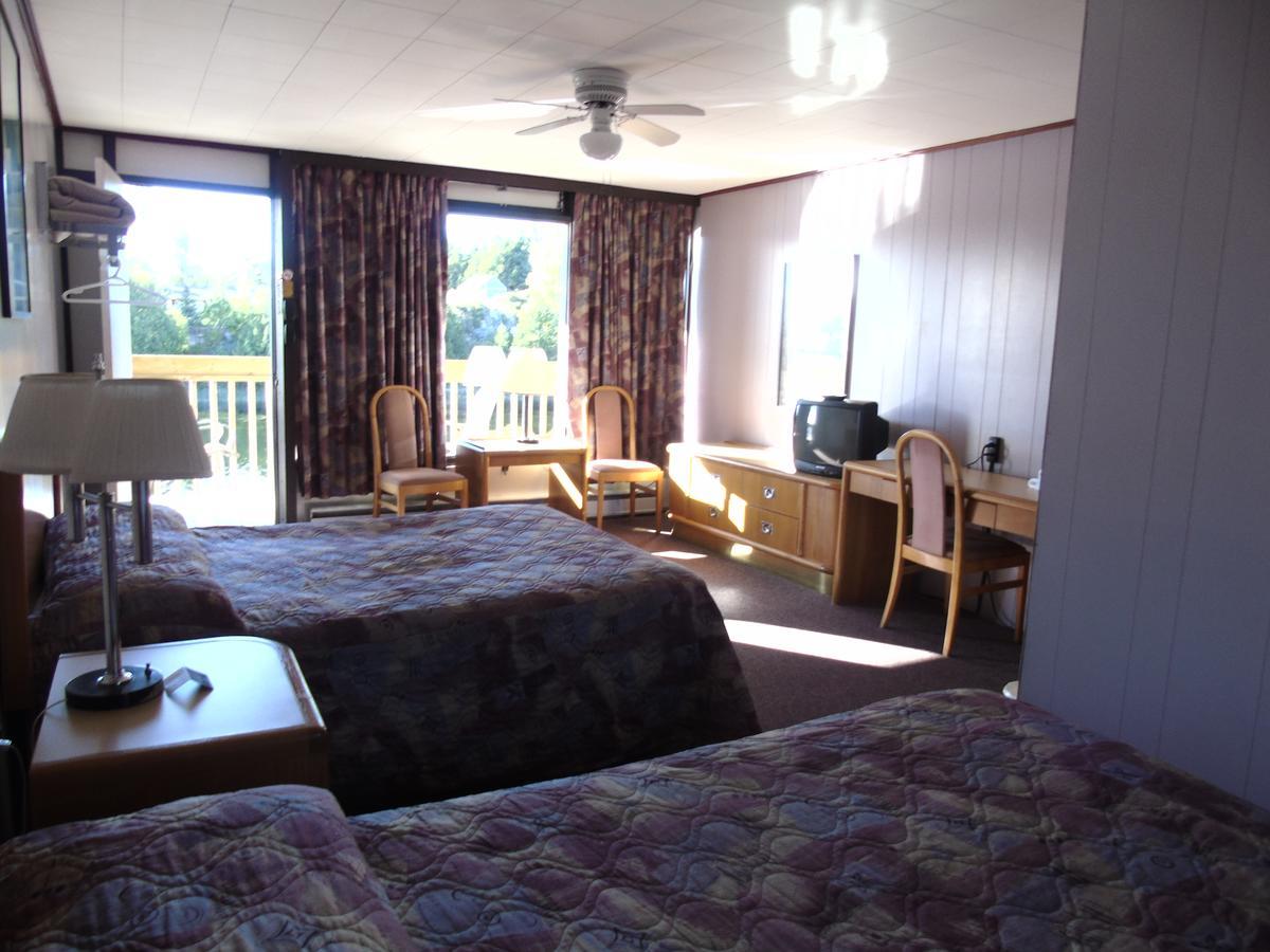 Kit Wat Motel & Marina ソーブル・ビーチ エクステリア 写真