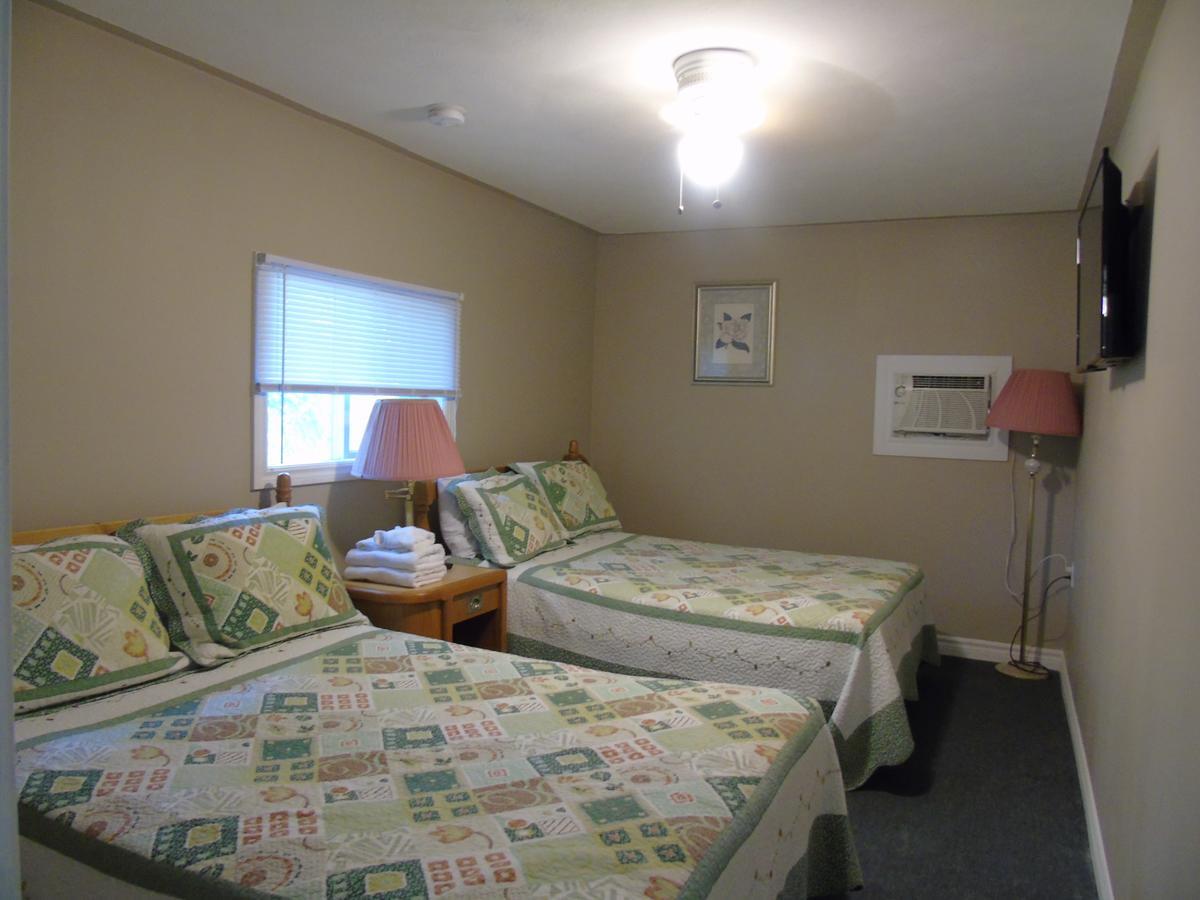 Kit Wat Motel & Marina ソーブル・ビーチ エクステリア 写真