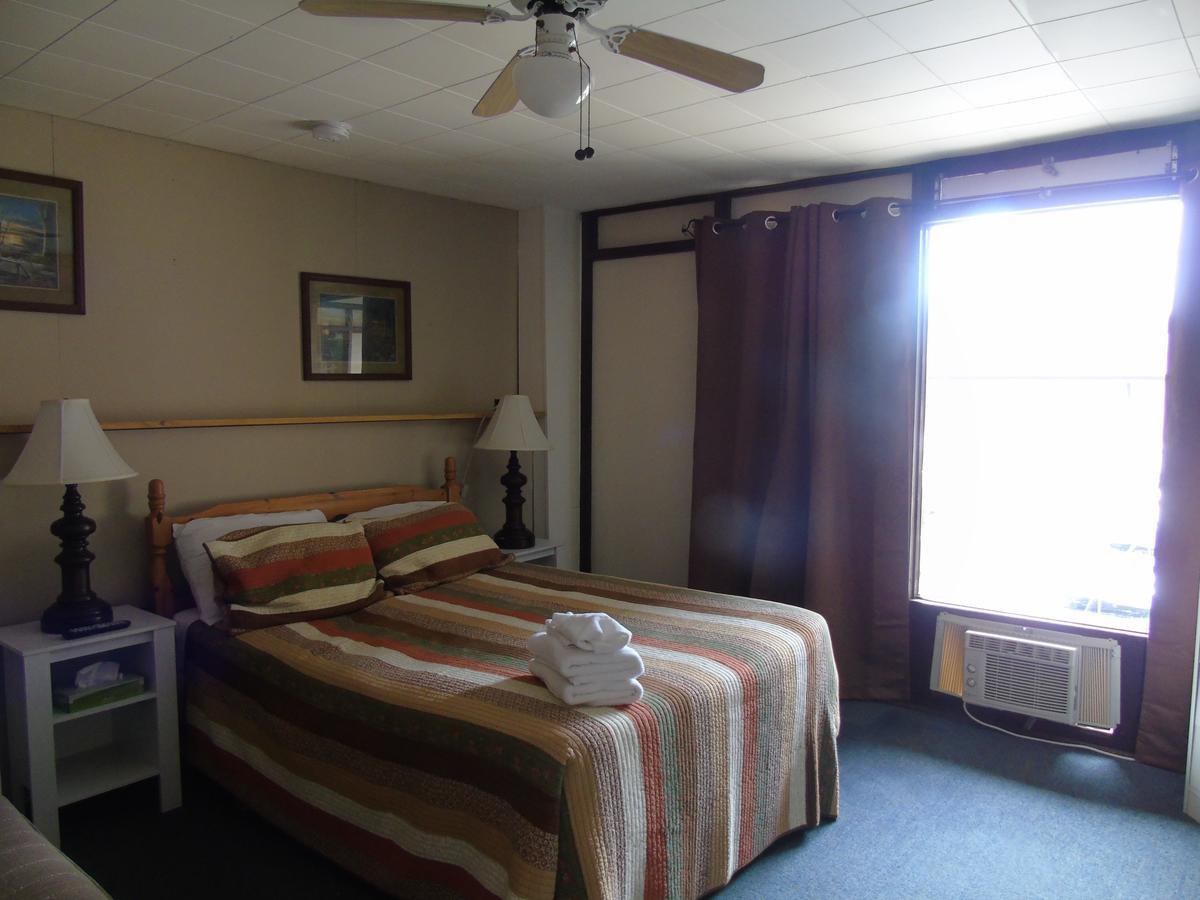 Kit Wat Motel & Marina ソーブル・ビーチ エクステリア 写真